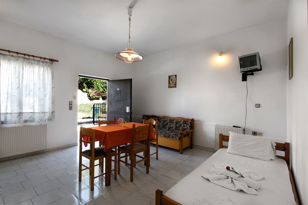 Artemis Apartments Stalós Buitenkant foto